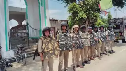 महाराजगंज: पनियरा में पुलिस की सक्रियता से मोहर्रम जुलूस शांतिपूर्ण संपन्न हुआ