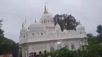 गोटेगांव: श्रीनगर के जगदीश मंदिर से निकली भगवान जगन्नाथ जी की रथ यात्रा, शंकराचार्य भी हुए शामिल