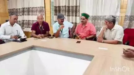 शाहपुर: उप मुख्य सचेतक केवल सिंह पठानिया के चंबा पहुंचने पर कृषि विज्ञान केंद्र के अधिकारियों ने किया जोरदार स्वागत