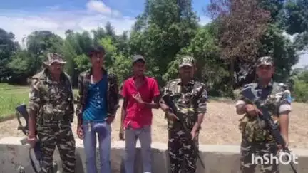 हरलाखी: पिपरौन एसएसबी कैम्प के जवानों ने 683 बोतल शराब व बाइक के साथ दो धंधेबाजों को किया गिरफ्तार