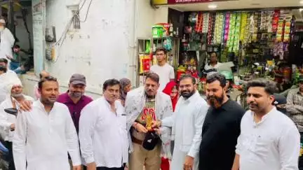 शाजापुर: एकता ग्रुप ने मोहर्रम कमेटी के पदाधिकारियों, अखाड़ों के उस्तादों व पुलिस प्रशासन का साफा बांधकर सम्मान किया