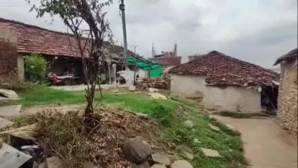 रायसेन: ग्राम अल्ली में सचिव की लापरवाही से पीएम आवास योजना के लाभ से वंचित हैं पात्र ग्रामीण #jansamasya