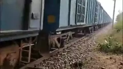 रोहतक: सोनीपत में महिला से सामूहिक दुष्कर्म, रेलवे ट्रैक पर फेंका, ट्रेन से पैर कटा, पीजीआई में भर्ती