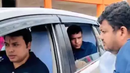 অমরপুর: রাজ্যের পূর্বতন মুখ্যমন্ত্রী তথা বর্তমান লোকসভার সাংসদ বিপ্লব কুমার দেব শ্রী শ্রী ত্রিপুরাসুন্দরী মায়ের মন্দিরে পূজা দেন