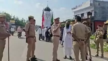 करछना: करछना क्षेत्र के विभिन्न गांवों में शांतिपूर्ण तरीके से निकाली गई मोहर्रम का जुलूस, पुलिस बल रही तैनात