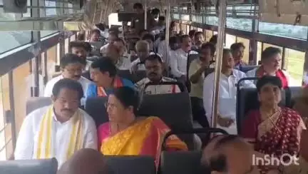 సామాన్య భక్తులతో పాటు బస్సులో ప్రయాణించిన ఎమ్మెల్యే జీవీ ఆంజనేయులు