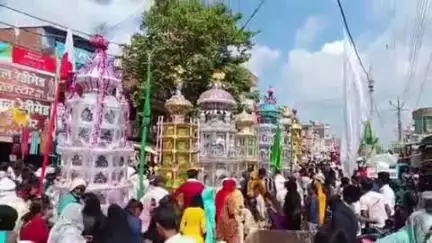 लंभुआ: लंभुआ में गमगीन माहौल में निकला ताजिया का जुलूस #शाम को कर्बला में किया गया दफन
