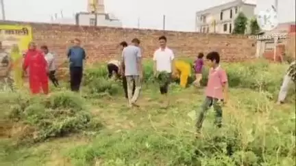 भिवानी: भिवानी में योग साधकों ने चलाया स्वच्छता अभियान, कोर्ट रोड पर सफाई कर दिया स्वच्छता का संदेश