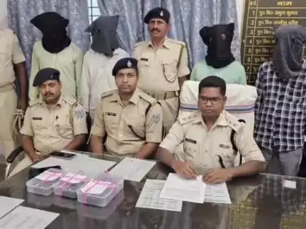 गोलमुरी-सह-जुगसलाई: MGM थाना क्षेत्र के कुदलुम में रिकवरी एजेंट बनकर बाइक छीनने वाले चार युवक गिरफ्तार