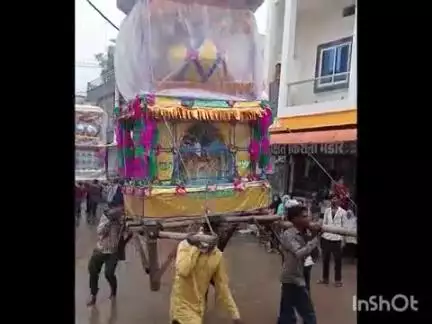 कन्नौद: कन्नौद नगर में निकाले गए आकर्षक ताजिया, अखाड़े के कलाकारों ने दिखाए हैरतअंगेज करतब