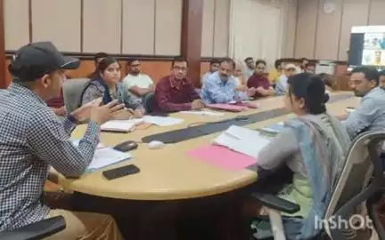 बागेश्वर: जिला निर्वाचन अधिकारी ने पंचायत चुनाव को निष्पक्ष और शांतिपूर्ण ढंग से सम्पन्न कराने के लिए रिटर्निंग ऑफिसरों की बैठक ली