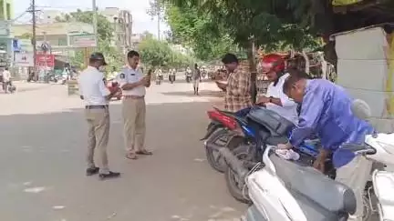 పెండింగ్ చలానాలపై చర్యలు తీసుకుంటాం - గుడివాడ ట్రాఫిక్ ఏఎస్ఐ శంకర రావు