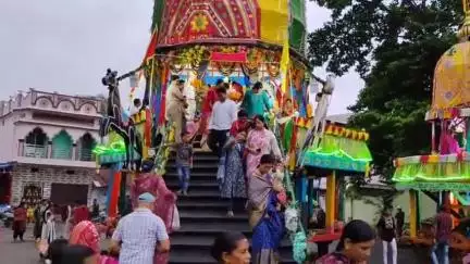 ବୌଦ୍ଧ ସଦର: ବୌଦ୍ଧ ରଥ ଖଳା ଠାରେ ଶ୍ରୀ ଜଗନ୍ନାଥଙ୍କ ସୁନାବେଶ, ରଥ ଉପରେ ଚତୁର୍ଦ୍ଧାମୂର୍ତ୍ତିଙ୍କୁ ଦର୍ଶନ କଲେ ଶ୍ରଦ୍ଧାଳୁ