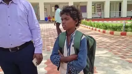 యాచక బాలుడికి VR స్కూల్లో అడ్మిషన్ కమిషనర్ నందన్