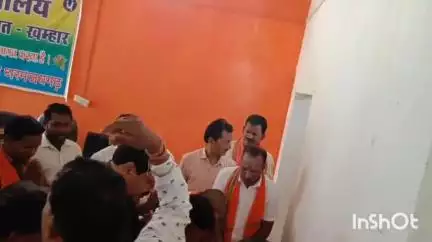 उदयपुर धरमजयगढ़: धरमजयगढ़ भाजपा मंडल ने ग्राम खम्हार में मनाई डॉ. श्यामा प्रसाद मुखर्जी की जन्म जयंती