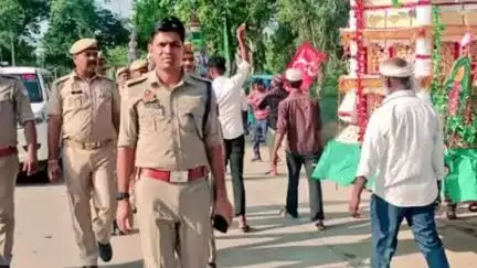 गोंडा: ASP पूर्वी ने अपने सर्किल में भ्रमणशील रहते हुए 10वीं मोहर्रम को जुलूस संपन्न करवाने के दिए निर्देश