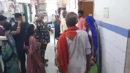 ओबरा: ओबरा के सिहुड़ी गांव में गैरमजरूआ जमीन पर मकान बनाने को लेकर दो पक्षों के बीच हुई हिंसक झड़प, चार घायल