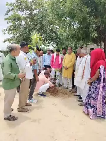 लंभुआ: चांदा कस्बे के सरस्वती शिशु मंदिर में डॉ. श्यामा प्रसाद मुखर्जी की जयंती के अवसर पर आयोजित हुई संगोष्ठी