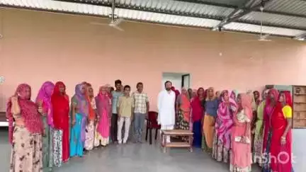 सिरोही: मनरेगा में 60 मजदूरों को नहीं मिला काम, पालड़ी जोड़ पहुचकर पूर्व विधायक से मदद की अपील, सीईओ ने समाधान का आश्वासन दिया