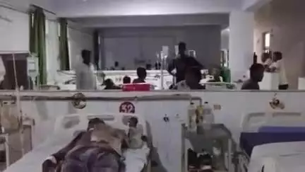 फतेहपुर: गाजीपुर के मखदूमपुर में दबंगों ने किसान के साथ की मारपीट, बीच बचाव करने आए बेटे और बेटी को भी धारदार हथियार से किया घायल