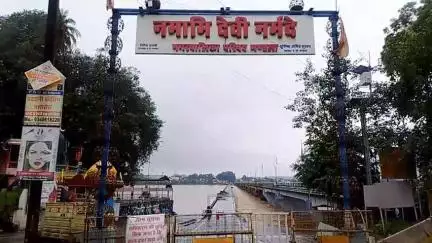 मंडला: छोटा रपटा पुल से उतरा पानी, रिमझिम बारिश जारी