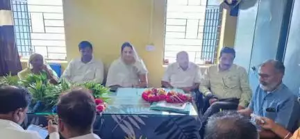 अलीराजपुर: चंद्रशेखर आजाद नगर में विधायक पटेल की अध्यक्षता में छात्रावासों की रिक्त सीटों के लिए बैठक आयोजित, मेरिट से हुआ चयन