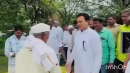 अहमदपूर: माजी मंत्री  तथा आमदार अमित देशमुख यांनी हाडोळती येथील शेतकरी अंबादास पवार यांच्या बांधावर जाऊन घेतली भेट
