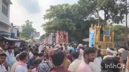 बिसौली: बिसौली नगर में आज इमाम हुसैन की शहादत की याद में परंपरागत रास्तों से मोहर्रम का जुलूस निकाला गया