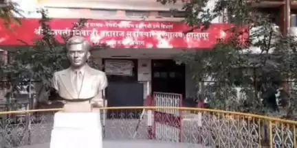 दक्षिण सोलापूर: मंद्रूप येथे पूर्वीच्या भांडणाचा राग मनात धरून एका तरुणाला लोखंडी गज आणि लाकडाने मारहाण: सिव्हिल पोलिसात घटनेची नोंद...