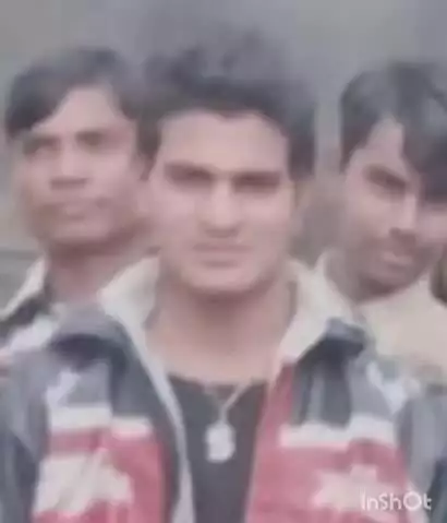 कासगंज: कासगंज की रेलवे कॉलोनी में रेलकर्मी का शव घर में मिला, पुलिस ने पोस्टमार्टम के लिए भेजा