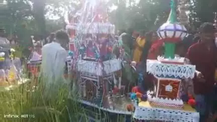 शोहरतगढ़: कड़ी सुरक्षा व्यवस्था के बीच चिल्हिया में निकाला गया मोहर्रम का जुलूस