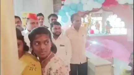 चोपडा: दहिगाव गावात प्रति पंढरपूर म्हणून लौकिक असलेल्या विठ्ठल रुक्मिणी मंदिरात आषाढी एकादशी निमित्त यात्रा संपन्न