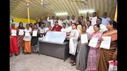చిత్తూరు అసెంబ్లీ నియోజకవర్గం పరిధిలో సీఎం సహాయ నిధి నుండి 19
 మందికి చెక్కుల పంపిణీ ఎమ్మెల్యే గురజాల జగన్మోహన్