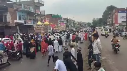 देवसर: मोहर्रम की दसवीं पर गूंजीं "या अली या हुसैन" की सदाएं सुरक्षा के लिए तैनात रही जियावन पुलिस