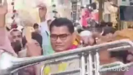 भिंड नगर: भिंड नगर में मोहर्रम के जुलूस में ताजियादारों ने कोतवाली थाना प्रभारी और पुलिस बल को किया सम्मानित