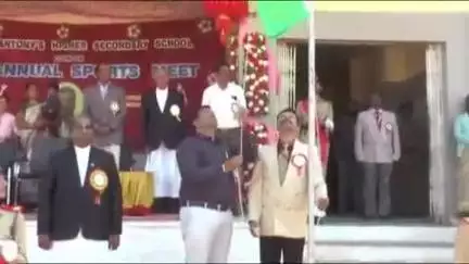 குன்னூர்: குன்னூர் புனித அந்தோனியார் மேல்நிலைப் பள்ளியில் 160 ஆவது ஆண்டு விளையாட்டு விழா

குன்னூர் புனித அந்தோனியார் மேல்நிலைப் பள்ளியில் 160 ஆவது