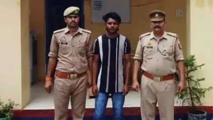 महोबा: ग्राम मवई के पास थाना श्रीनगर पुलिस टीम ने आर्म्स एक्ट के तहत 1 नफर वारण्टी अभियुक्त को किया गिरफ्तार