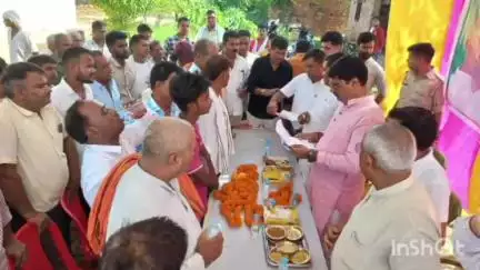 नौतनवा: नौतनवा विधायक ने मोतीपुर में चौपाल लगाकर ग्रामीणों की समस्याएं सुनीं, समाधान का दिया आश्वासन