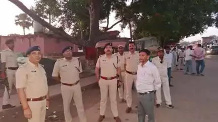 अमरपुर: अमरपुर में मोहर्रम पर एसडीपीओ के नेतृत्व में अधिकारियों ने मुस्लिम समुदाय के बीच सुरक्षा व्यवस्था का जायजा लिया