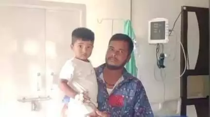 లింగంపేట్: లింగంపల్లి గ్రామానికి చెందిన ఓ బాలుడు రెండు రూపాయల కాయిన్ ని మింగడంతో బయటకు తీసిన వైద్యులు