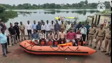 आर्वी: देऊरवाडा-कोडण्यपूर येथील वर्धा नदी पात्रात आपत्ती व्यवस्थापन प्रशिक्षण जिल्हाशोध बचाव मार्फत  आयोजीत