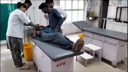 इटावा: सिविल लाइन इलाक़े में बच्चे के विवाद में महिला को मारपीट कर किया घायल, पुलिस मेडिकल जांच में जुटी है