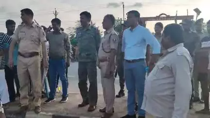 बेलागंज: मोहर्रम पर्व को लेकर एएसपी एवं डीएसपी ने बेलागंज थाना क्षेत्र में सुरक्षा व्यवस्था का जायजा लिया
