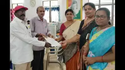 అంగన్వాడి వర్కర్స్ అండ్ హెల్పర్స్ అసోసియేషన్ తరపున ఏఐటీయూసీ ఆధ్వర్యంలో సమ్మె నోటీస్