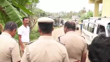 ತುಮಕೂರು: ಅಂತರಸಹಳ್ಳಿಯಲ್ಲಿ ಫೇಸ್ಬುಕ್ ನಲ್ಲಿ ಪ್ರೀತಿಸಿ  ಮದುವೆಯಾದ ಪತಿಯಿಂದಲೇ ಪತ್ನಿ ಕೊಲೆ, ಪತಿ ಪರಾರಿ