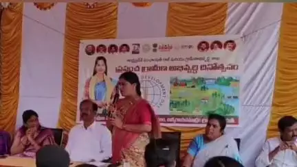 శింగనమల: బుక్కరాయసముద్రం మండల కేంద్రంలో అంతర్జాతీయ గ్రామీణ అభివృద్ధి దినోత్సవాన్ని కార్యక్రమంలో పాల్గొన్న ఎంపీపీ సునీత