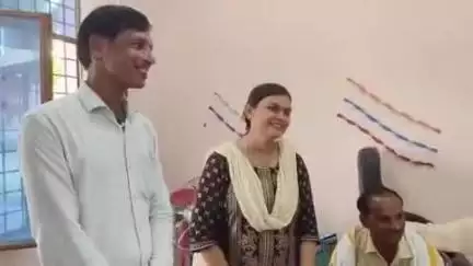 फतेहपुर: बहुआ ब्लॉक के शाह मठ स्कूल में आजीविका मिशन व प्रेरणा महिला संकुल समिति की बैठक हुई
