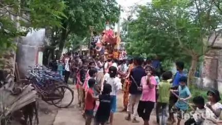ଖୋର୍ଦ୍ଧା: ଖୋର୍ଦ୍ଧା ଜିଲ୍ଲା ଓରବର ସିଂହ ଗ୍ରାମ ରେ ରଥଯାତ୍ରା, ବାହୁଡ଼ି ଲେ ତିନି ଠାକୁର।