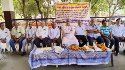 प्रतापगढ़: रोकड़िया हनुमान मंदिर परिसर में कॉन्ट्रैक्टर्स एसोसिएशन संघर्ष महासंघ की बैठक हुई आयोजित, भंवरलाल कुमावत बने जिलाध्यक्ष