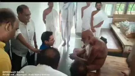 गुना नगर: अशोकनगर कलेक्टर साइकिल से पहुंचे, बजरंगगढ़ में मुनिश्री का भव्य स्वागत